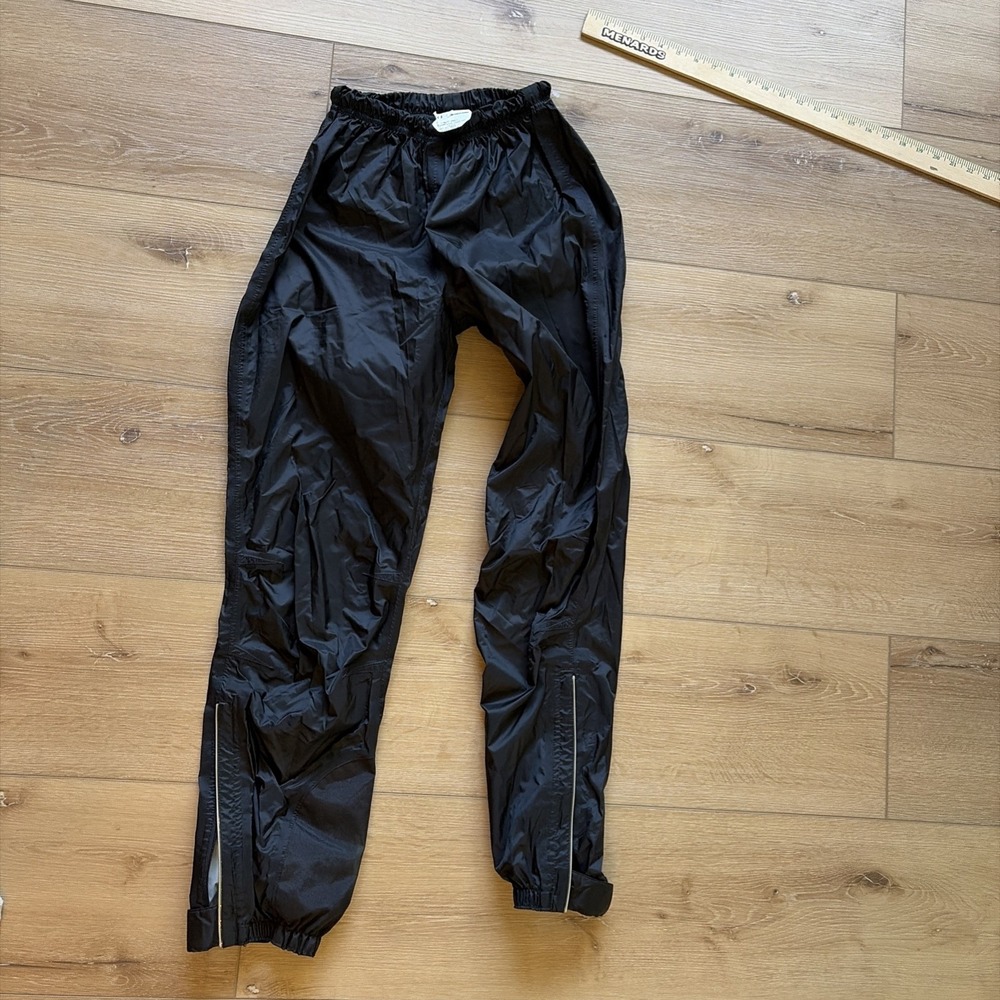 REI Women's Black Size Small Nylon Rain Pants  Leg Zip Elastic Leg Rainshadow